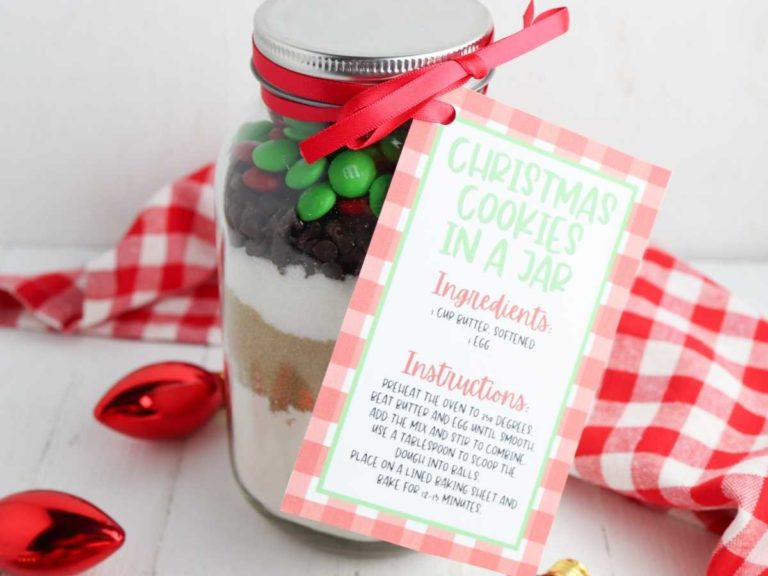Christmas Cookies in a Jar with Printable Tag