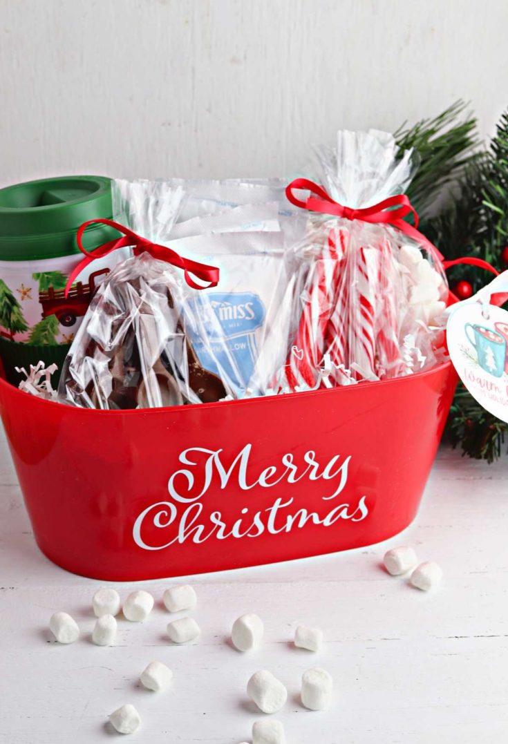 Hot Cocoa Christmas Gift Basket with Printable Gift Tag 13