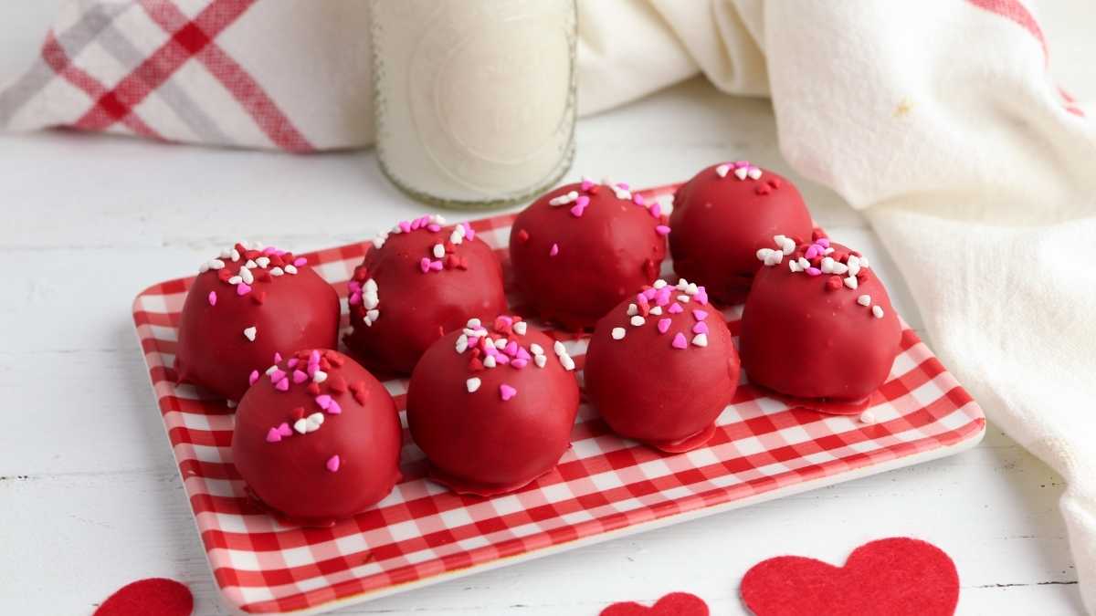 No-Bake Red Velvet Cake Balls Recipe