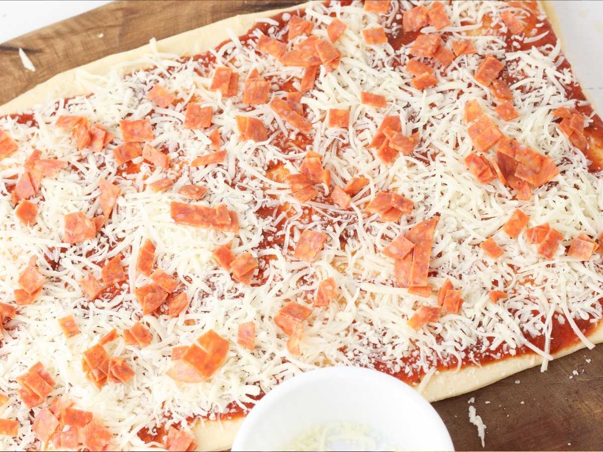 crescent roll Pepperoni Pizza Pinwheels