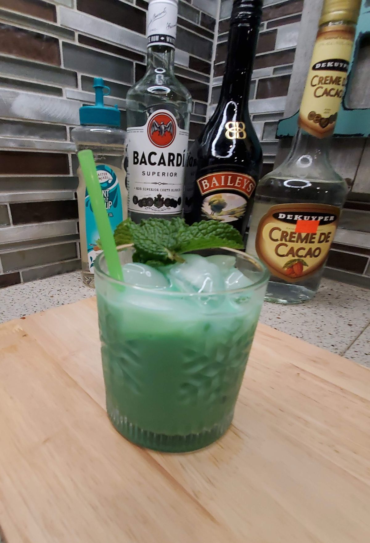 Grinch Christmas Cocktails Variations | Easy Everyday Recipes