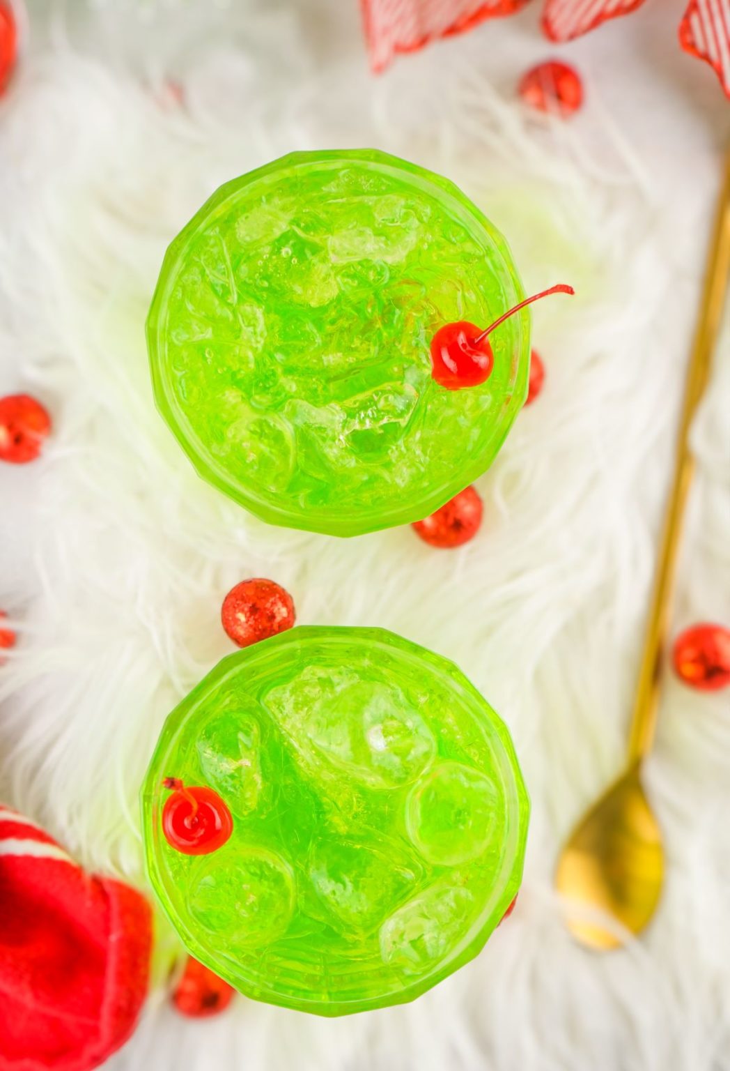 Easy Grinch Cocktail Recipe | Easy Everyday Recipes