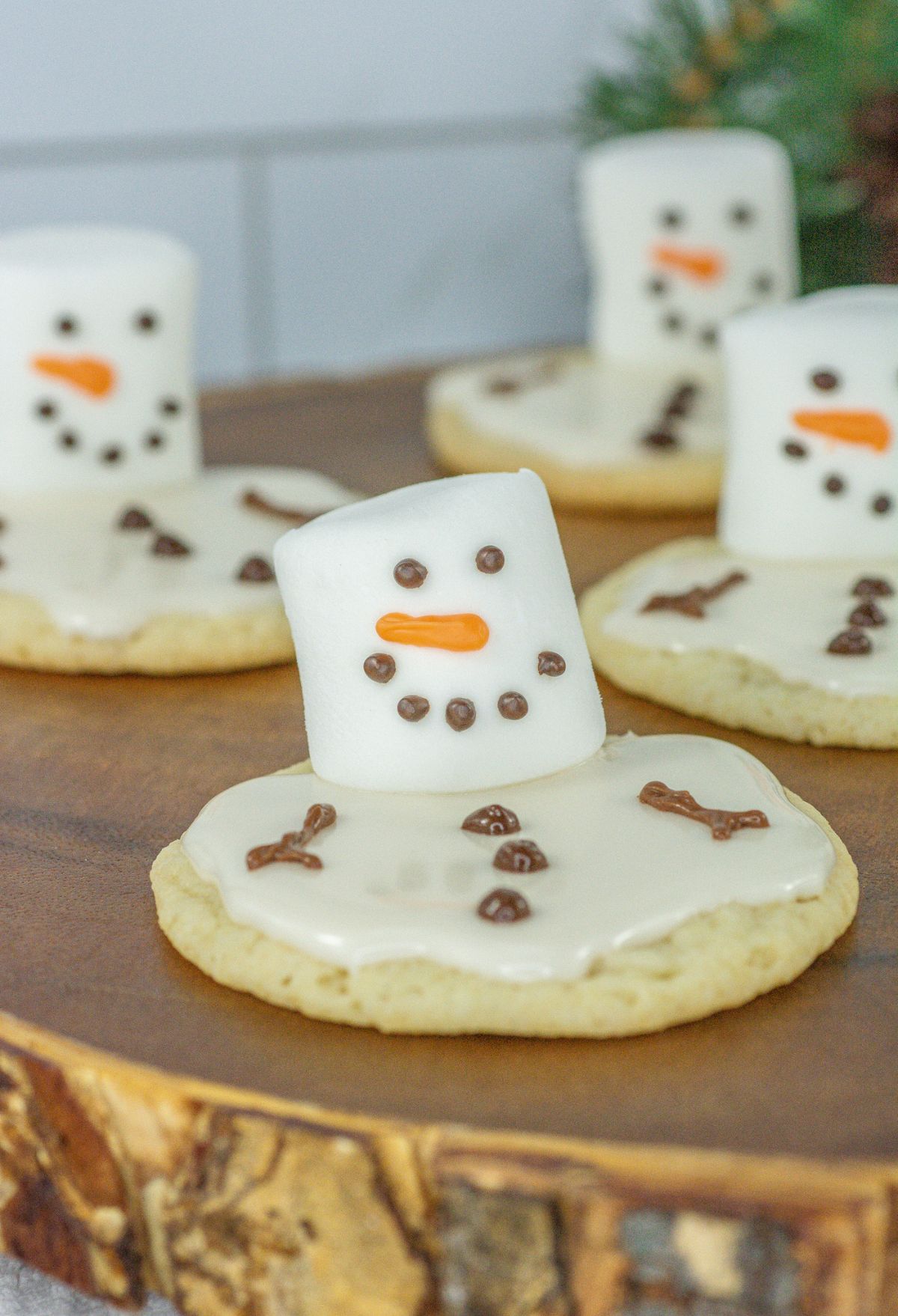 Melted Snowman Cookies | Easy Everyday Recipes