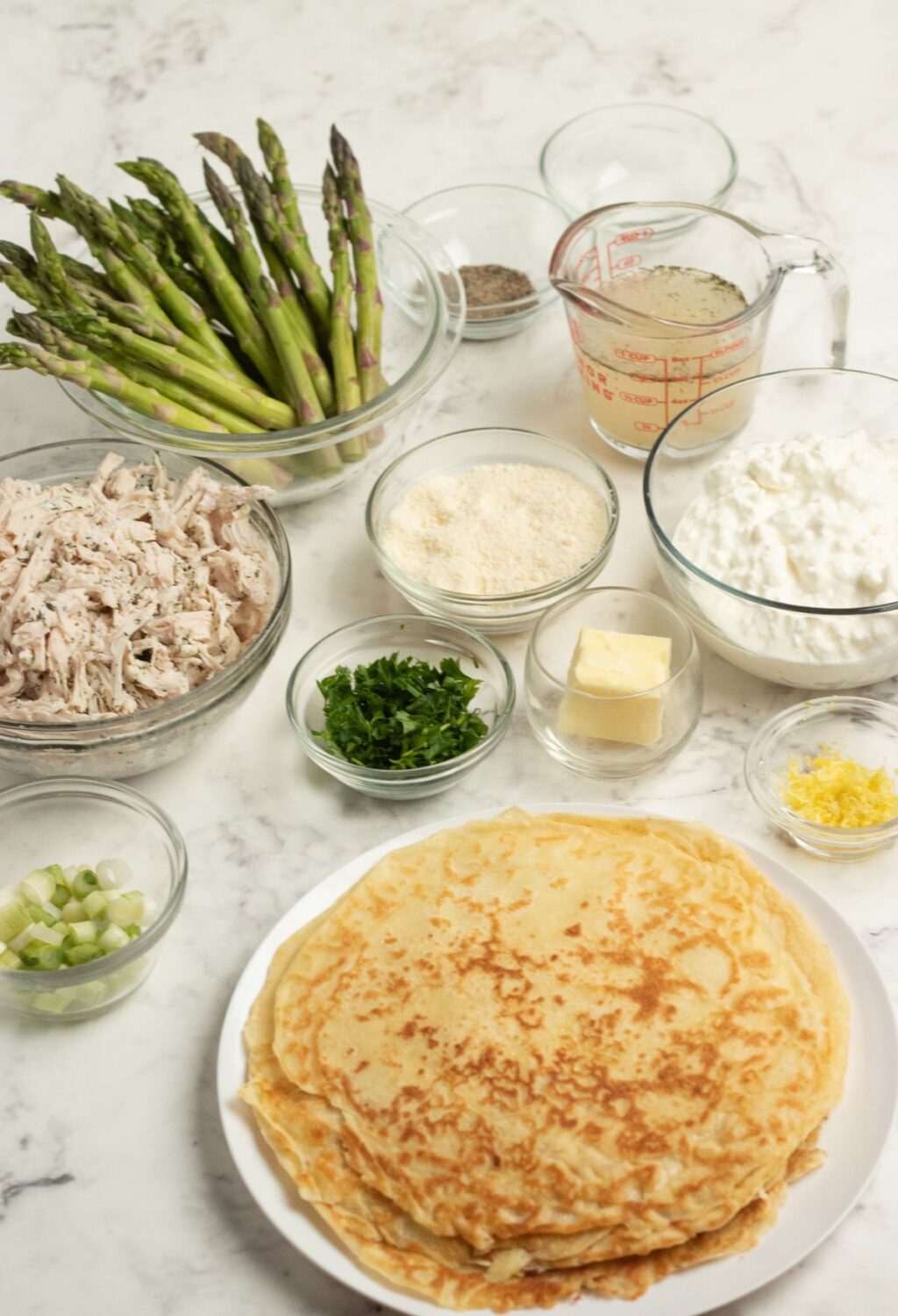 Ingredients for chicken and asparagus crepes.