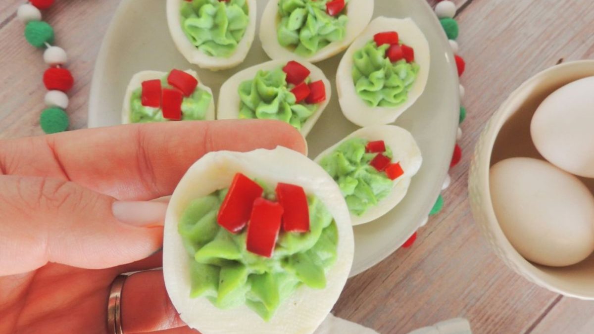deviled eggs with food color
