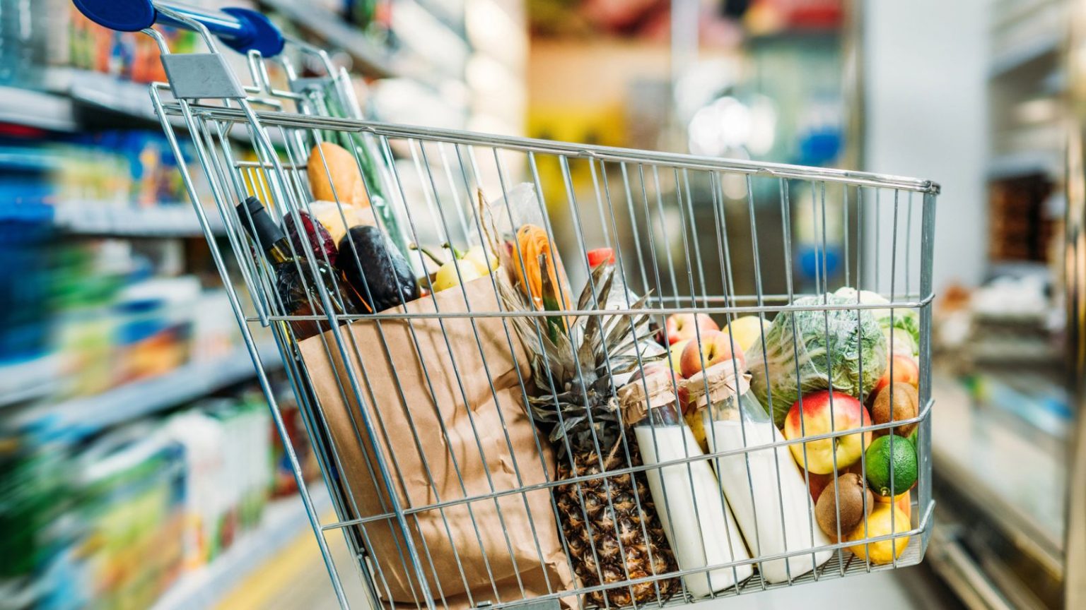 15 Subtle Things People Do At The Grocery Store That Come Across As ...