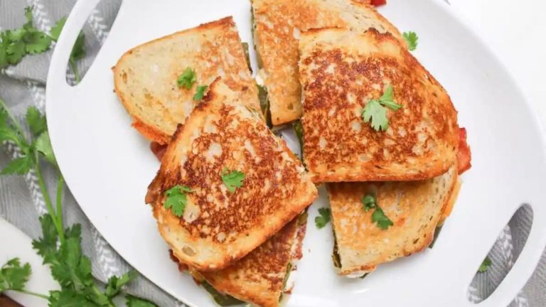 Jalapeño Popper Grilled Cheese Is the Cheesy, Spicy Twist Your Lunch Has Been Missing