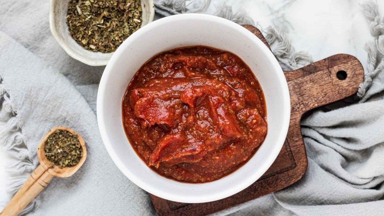15 Recipes To Help Finish Off That Can Of Tomato Paste | Easy Everyday