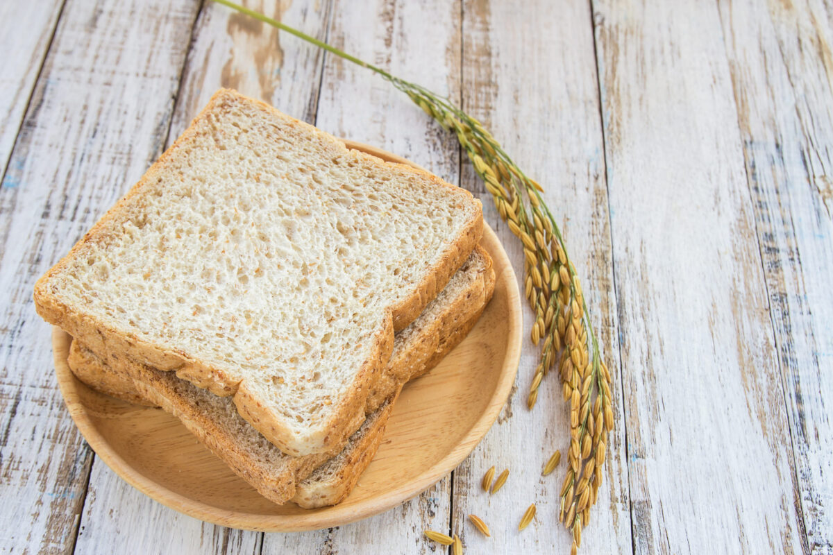 9 Foods That May Be Sabotaging Healthy Aging 3 White Bread and Refined Grains