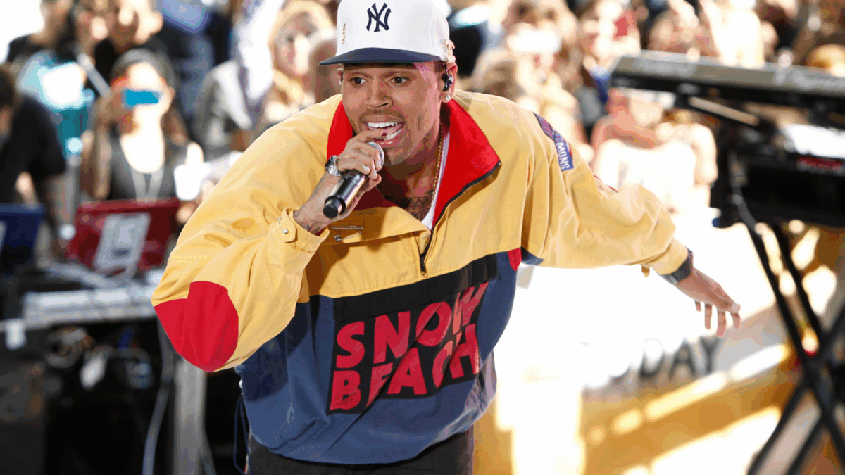 10 Musicians Who Made Headlines for All the Wrong Reasons 3 Chris Brown