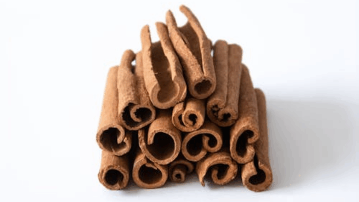 12 Foods You Should Never Eat After the Expiration Date 7 Cinnamon