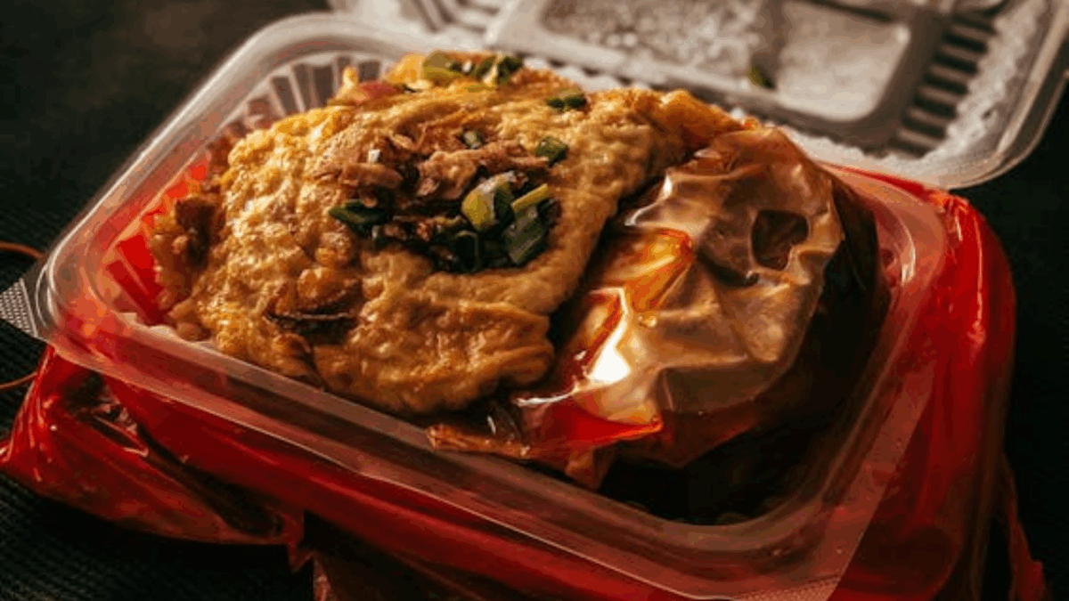 12 Foods You Should Never Eat After the Expiration Date 1 Leftovers