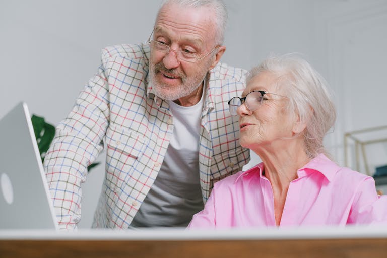 9 Boomer Habits Millennials Quietly Can’t Stand