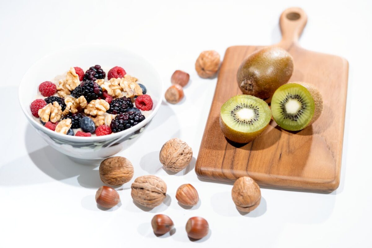 8 Surprising Diet Habits That Could Influence Your Risk of Dementia 4 healthy-breakfast-bowl-with-mixed-berries-and-nuts-