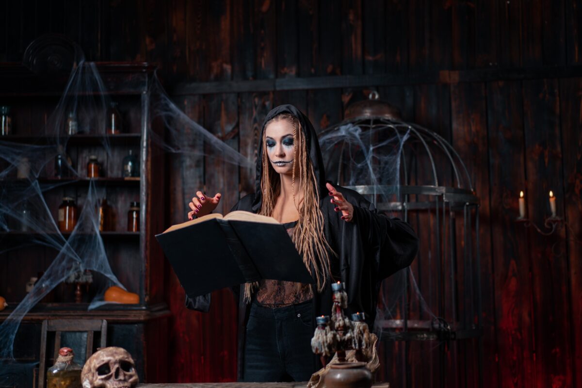 10 Bizarre American Urban Legends 2 shutterstock 2091318730