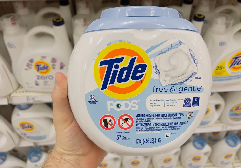 15 Cleaning Products You Should Avoid at All Costs and What to Use Instead 1 shutterstock 2166481345