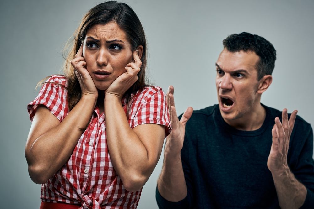 10 Clear Signs He’s Not Interested In You 4 shutterstock 2530273545