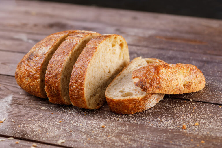 5 Nutritionist-Approved Supermarket Loaves That May Help Lower Your Cholesterol Levels