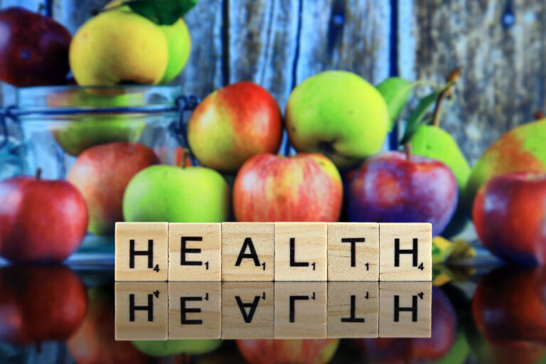 12 Daily Habits That Quietly Damage Your Health More Than You Think