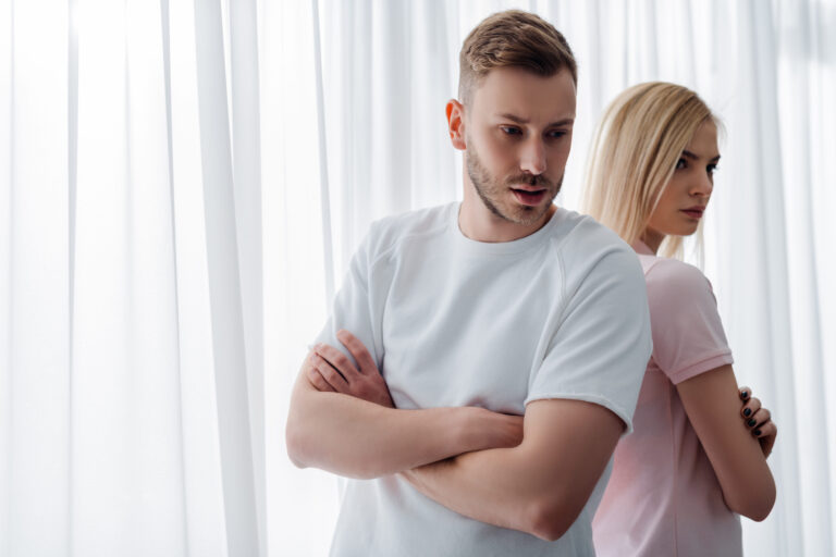 8 Subtle Signs a Man Has Lost Interest in a Relationship
