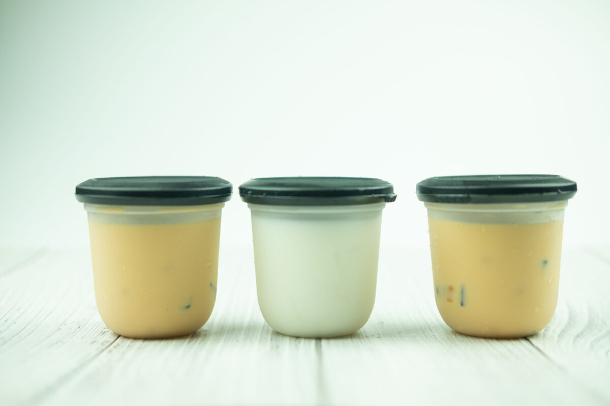 12 School Lunches You Should Stop Packing For Your Kids Immediately 3 Fresh tofu milk pudding dessert in packaging, milk flavor and Thai milk tea flavor, close up