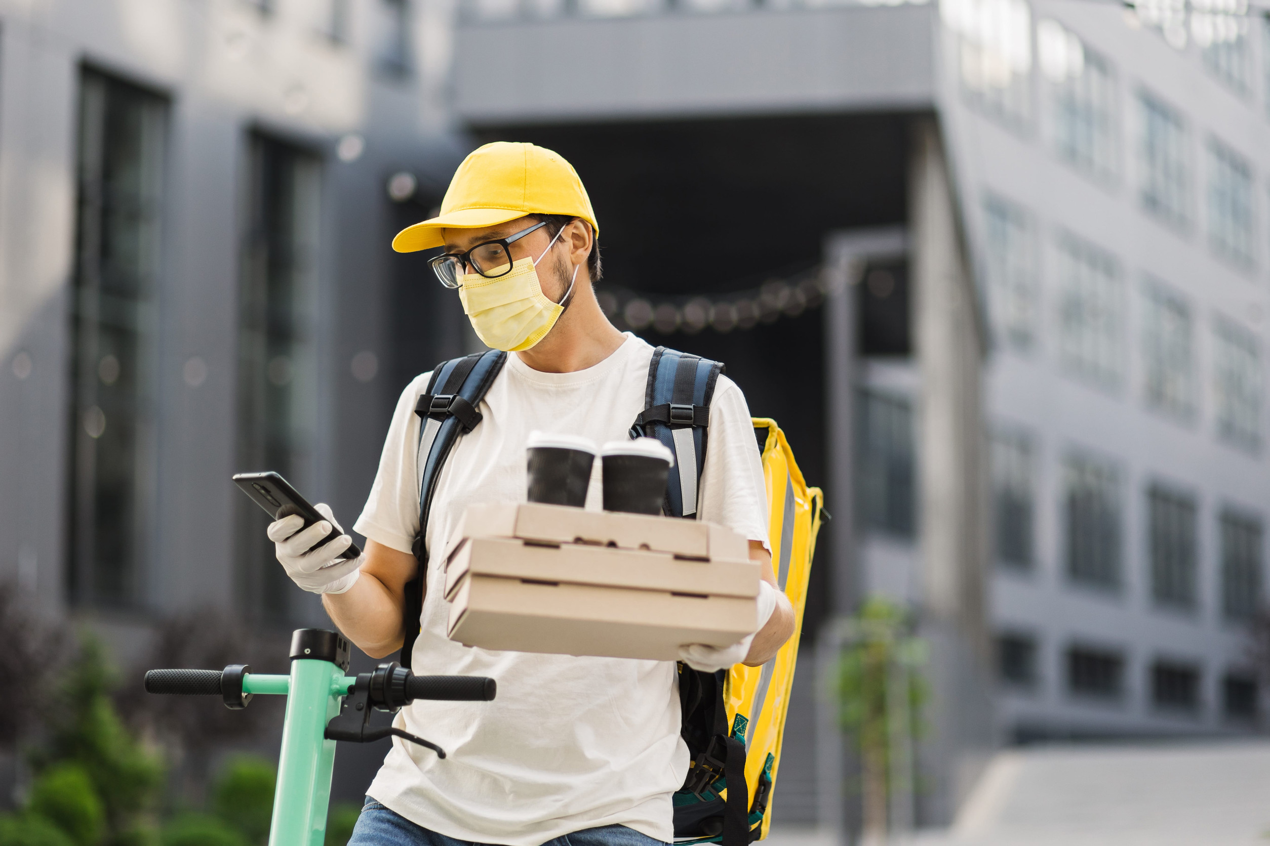 8 Everyday Rip Offs Hiding In Plain Sight 1 Courier of food delivery