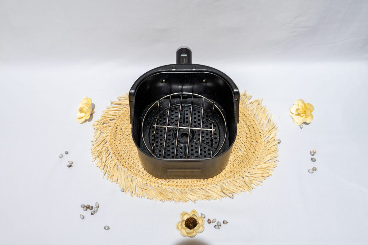 The Oil-Free Air Fryer is a revolutionary kitchen appliance that allows you to enjoy your favorite fried foods without the need for oil.