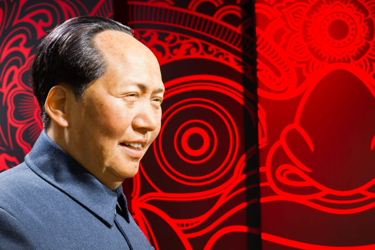 BANGKOK, THAILAND - DECEMBER 19: Wax figure of the famous Mao Zedong from Madame Tussauds on December 19, 2015 in Bangkok, Thailand