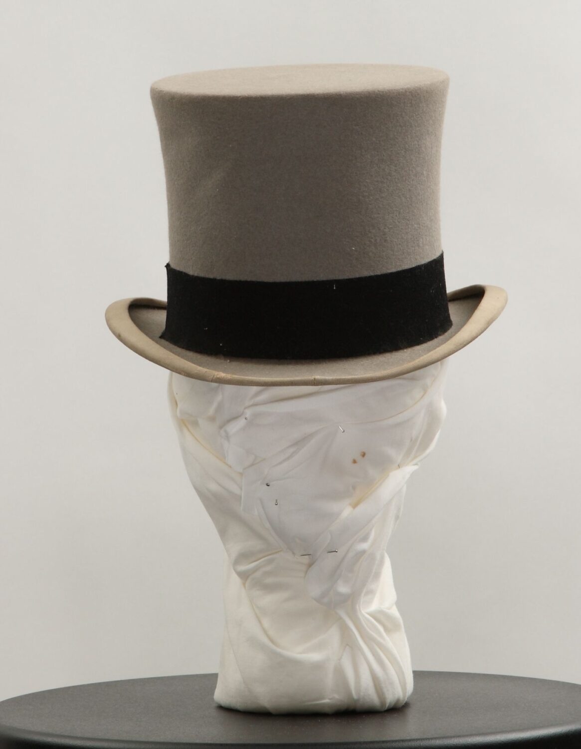 Light gray felt hat DPLA d67bc9166f1f81125591913a65b01135 page 2