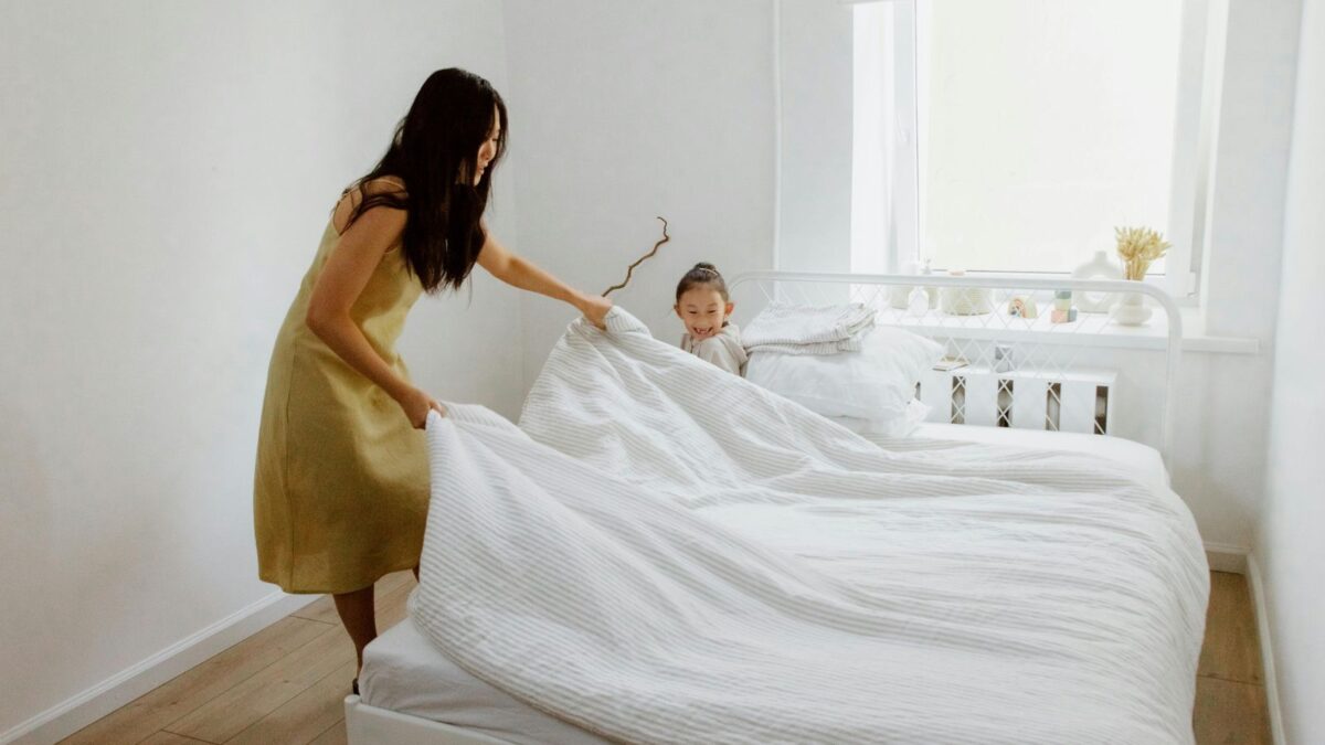 10 Morning Habits That Secretly Ruin Your Day Before It Even Starts 4 Making bed