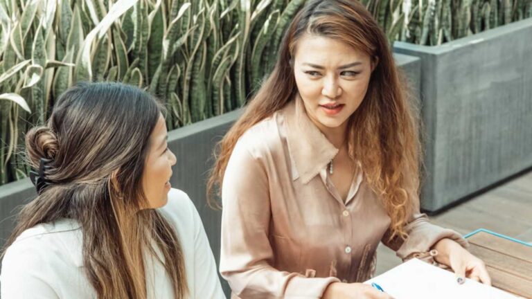 7 Common Phrases Used by People Who Lie to Protect Themselves