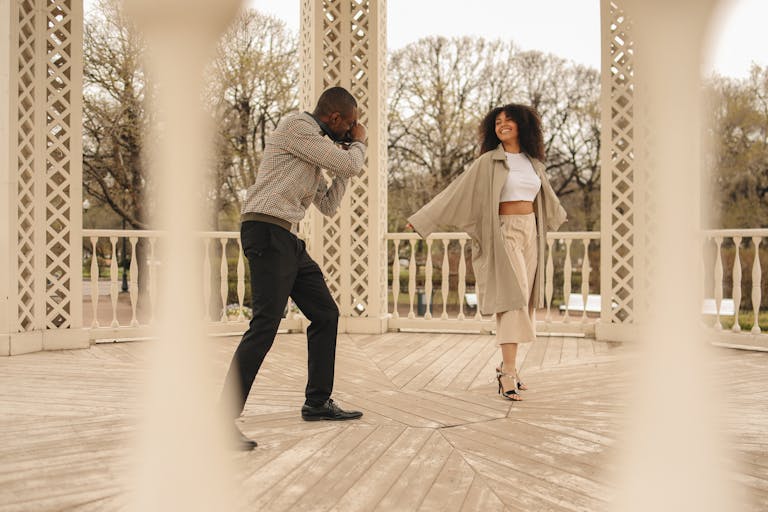 9 Toxic Signs You Are Dating a Performative Man