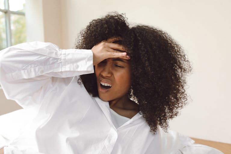 8 Headache Warning Signs You Should Never Ignore