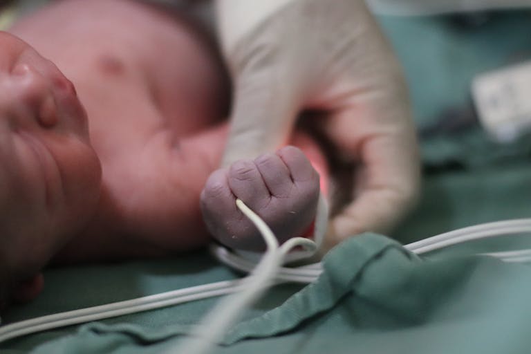 10 Common Myths About Childbirth That Deserve to Be Debunked