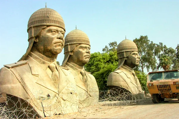 7 Narcissistic Historical Figures Who Changed the World for the Worse