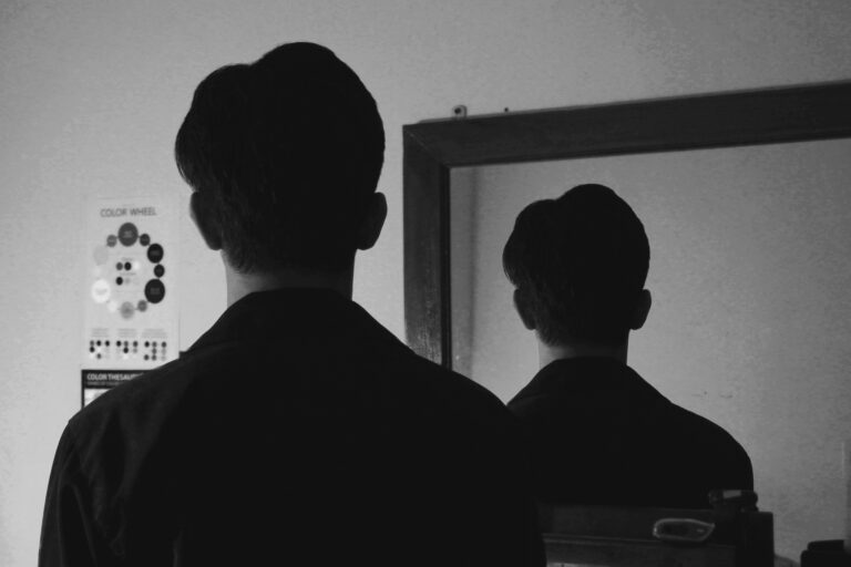 11 Cruel Phrases That Reveal Someone’s Dark Side in Casual Conversation 