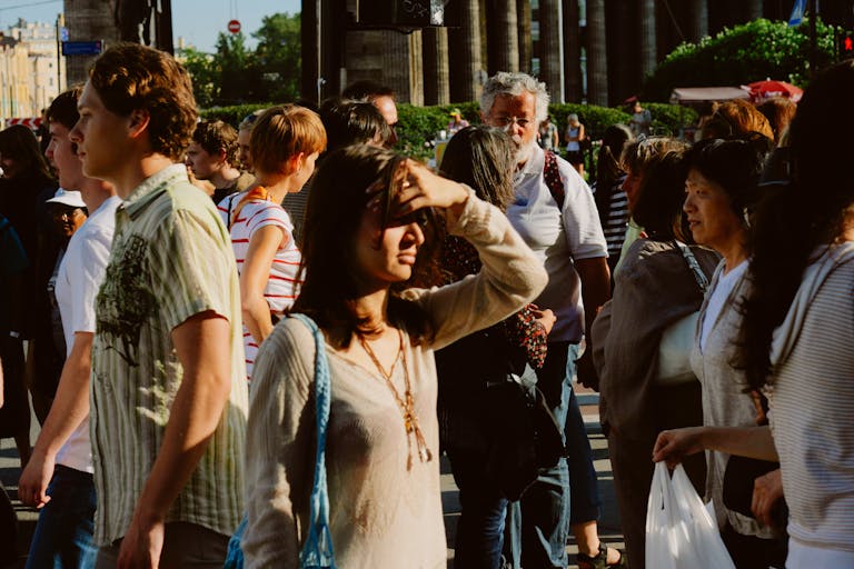 10 Public Habits That Make Strangers Hate You