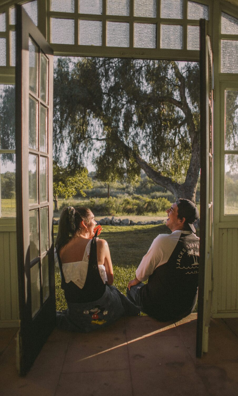 10 Flirting Mistakes That Make People Look Desperate in 2026 2 jed villejo rf1LZtnY6fc unsplash