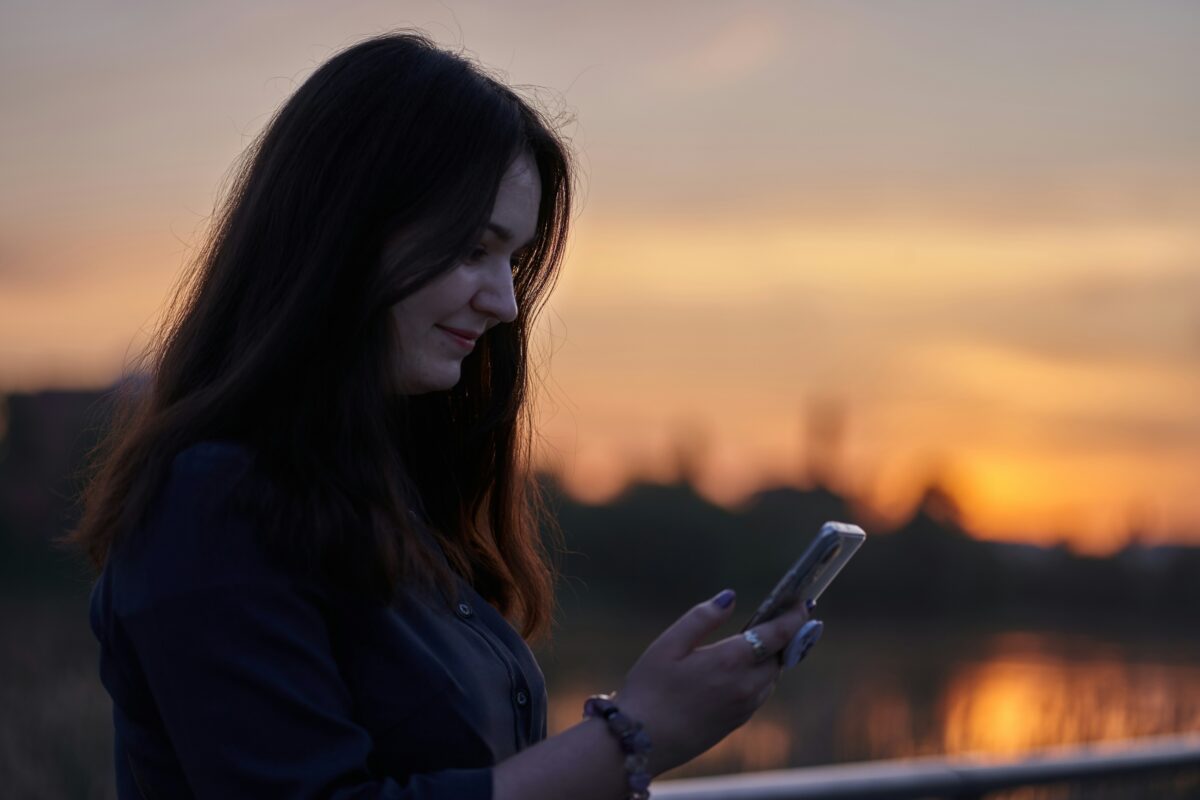 maxim tolchinskiy mIrNawNjd78 unsplash