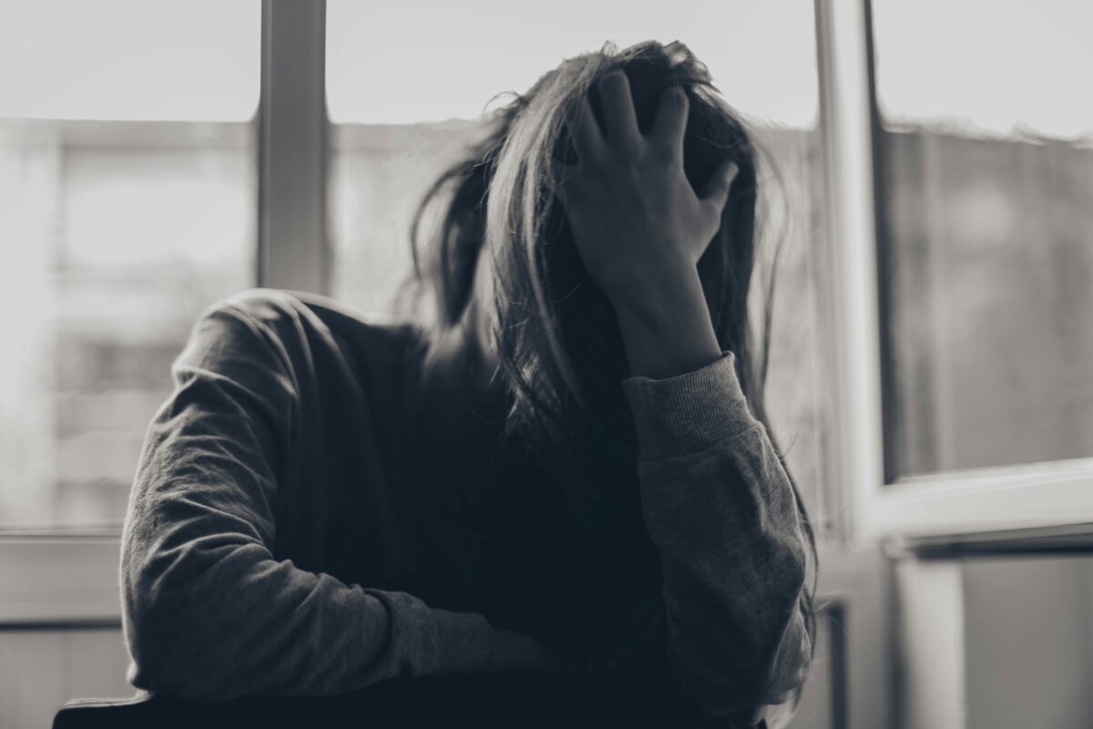 10 Terrifying Signs You’ve Confused Depression with Falling Out of Love 2 pars sahin jq00t2qSnwo unsplash