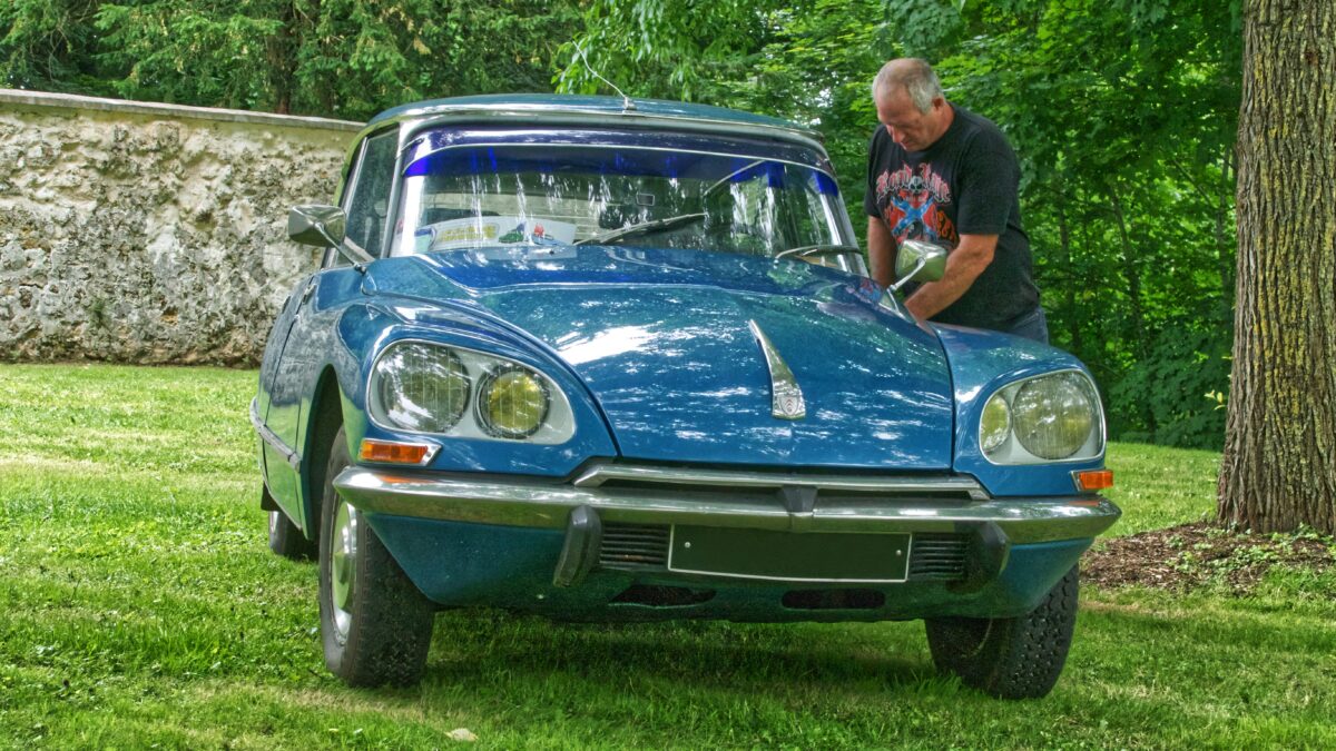 10 Post‑1945 Cars That Shockingly Changed Everything 2 pascal bernardon FjrCeotNuh4 unsplash