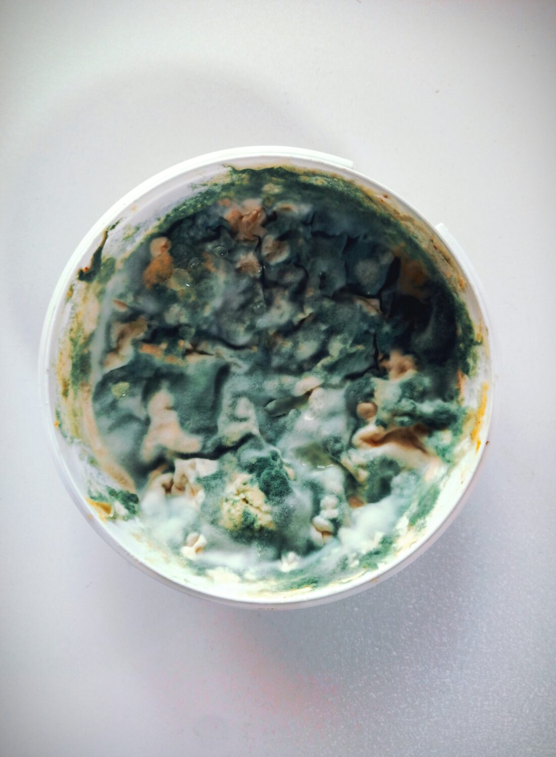 10 Freezer Foods You Should Toss Before They Ruin Your Kitchen 4 peaky frames vA6 ly0NWgo unsplash