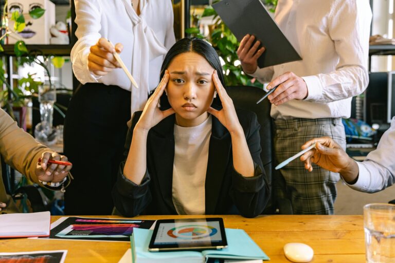 12 Warning Signs You Can’t Trust Your Boss