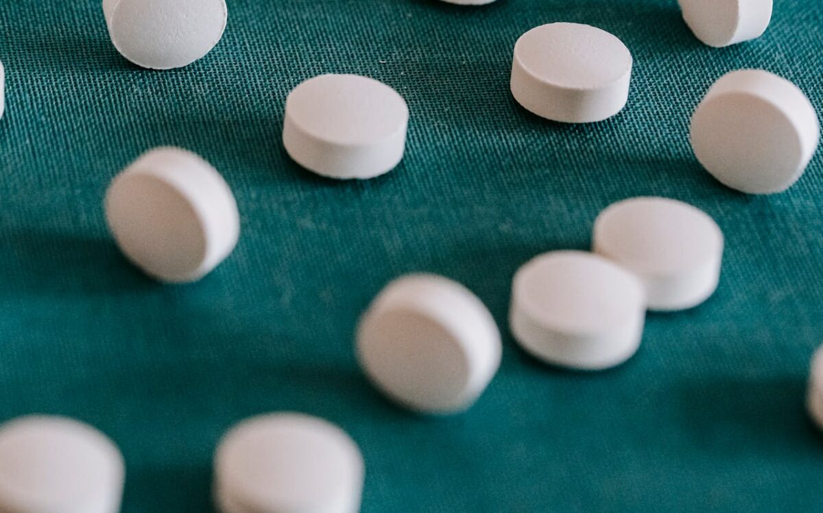 9 Drugs Tied to Inmate Murders, Overdoses, and Suicide Attempts Behind Bars 4 pile-of-white-spilled-pills-