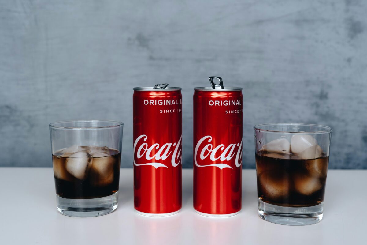 glasses-with-iced-cola