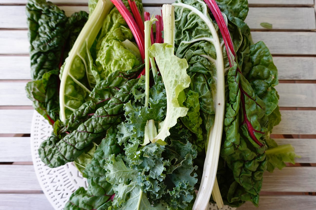 8 Clever Ways To Trick Yourself Into Eating More Leafy Greens Even If ...