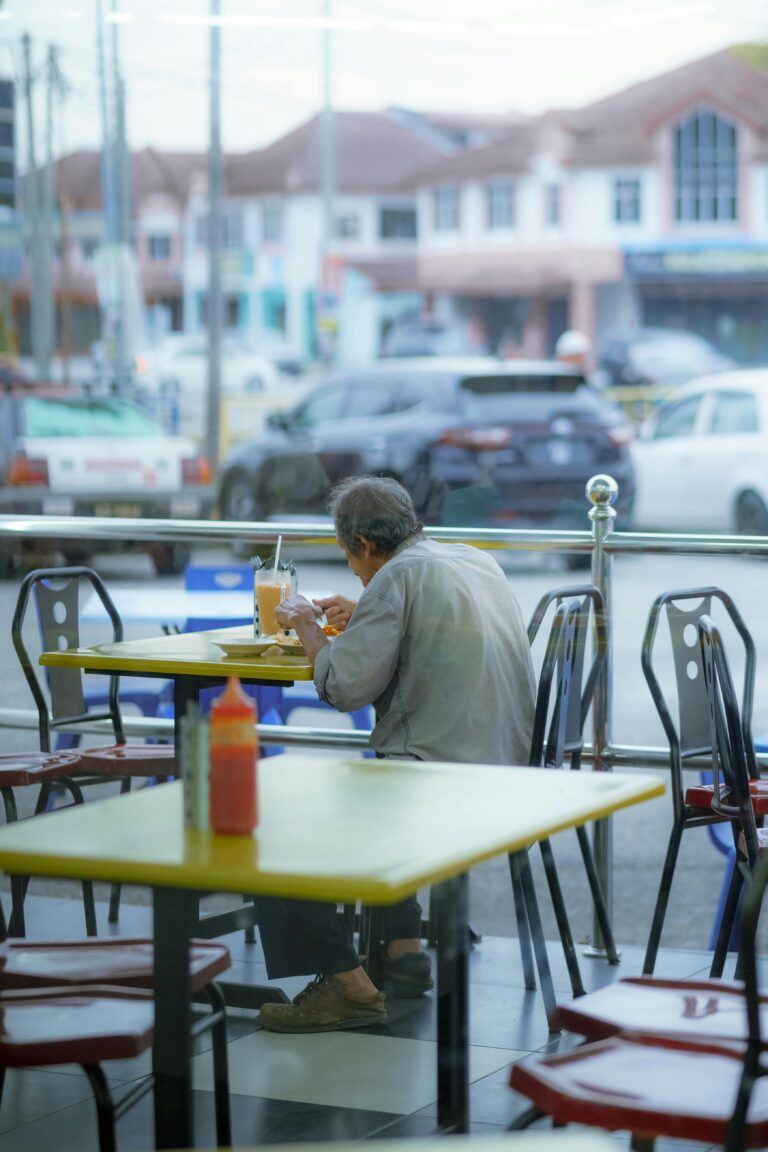 7 Ways Eating Out Keeps You Poor And What You’re Missing