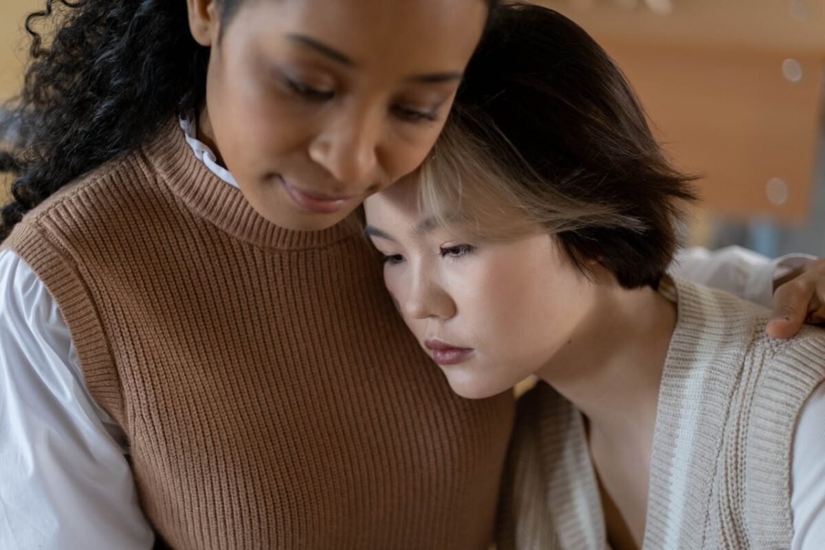 woman-comforting-the-sad-person-