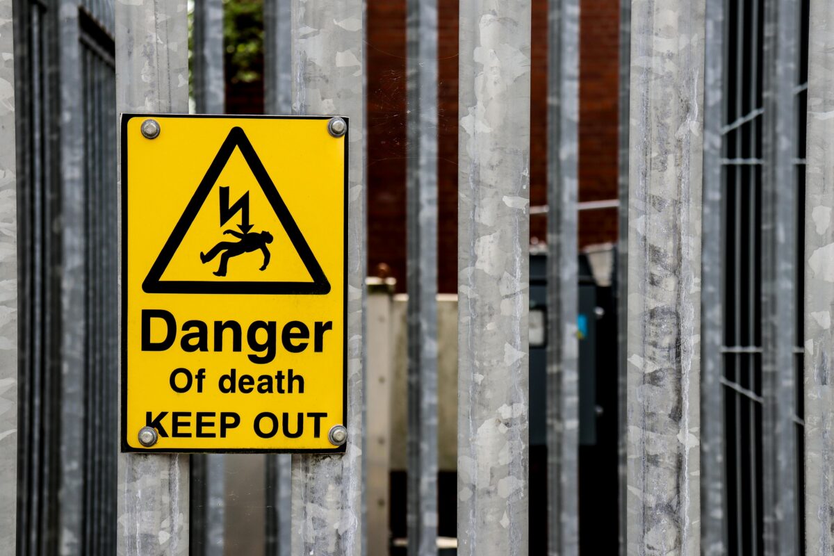 warning-sign-on-the-electric-fence