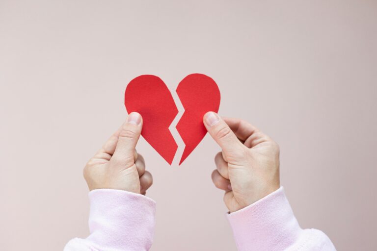 8 Painful Truths About Rebound Relationships People Learn Too Late